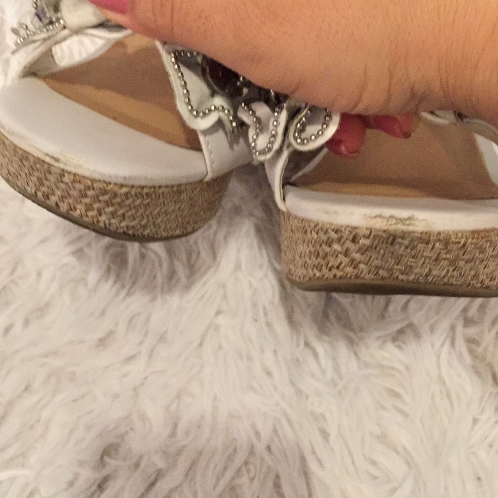 City Classified White wedge sandals size 8 - Picture 4 of 8